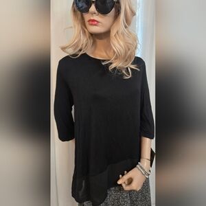 Ellen Tracy Black Three Quarter Sleeve Top With Sheer Panel. New With Tags.